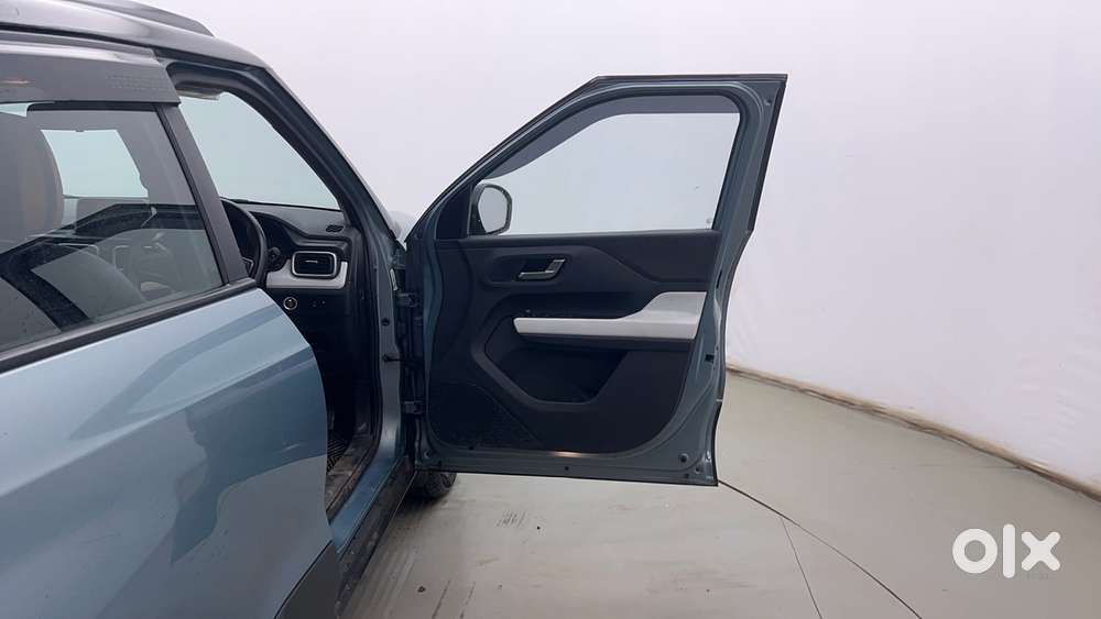 Tata Punch 1.2 Revotron Creative Amt Dual Tone, 2023, Petrol