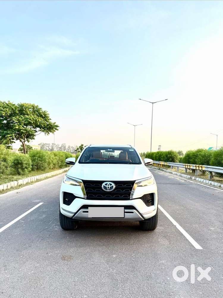 4*4 Toyota Fortuner 2017 Diesel 85000 Km Driven