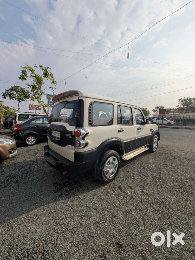 Mahindra Scorpio S4, 2015, Diesel
