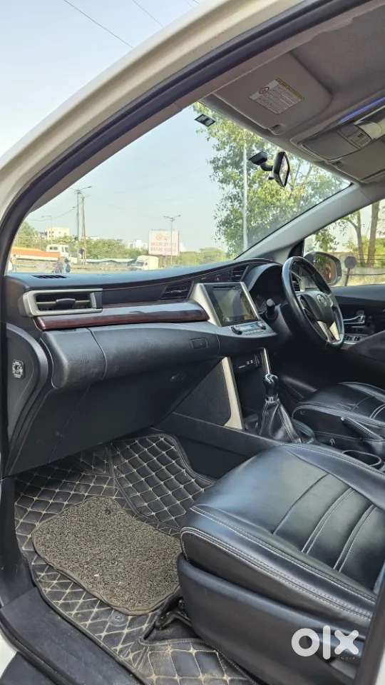 Toyota Innova Crysta 2.4 V 7 Str, 2017, Diesel