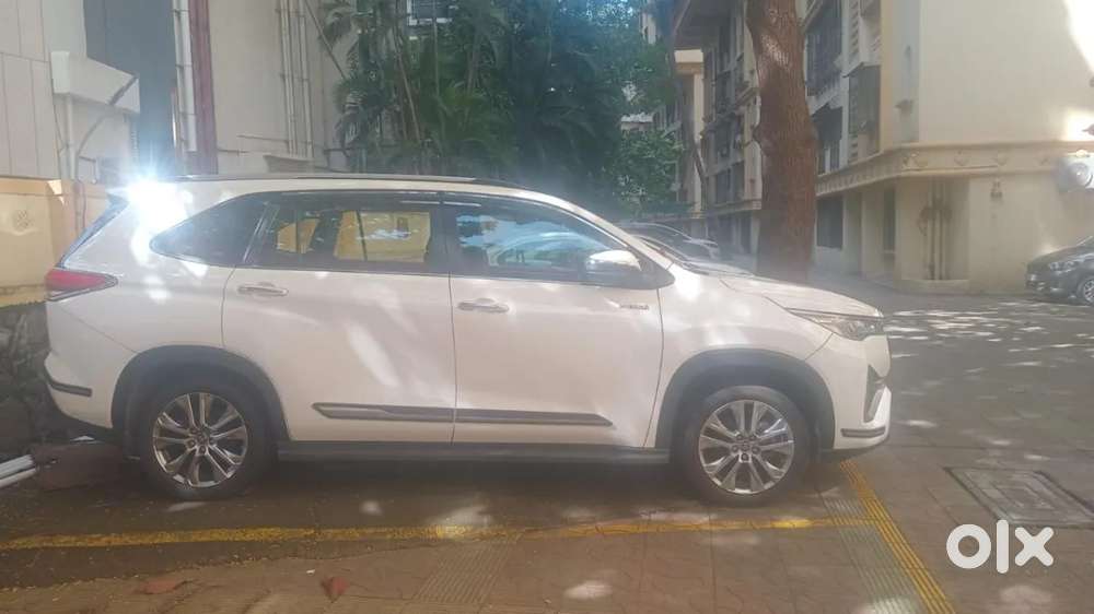 Toyota Innova Hycross 2.0 Zx (o) Hybrid 7 Str, 2024, Petrol