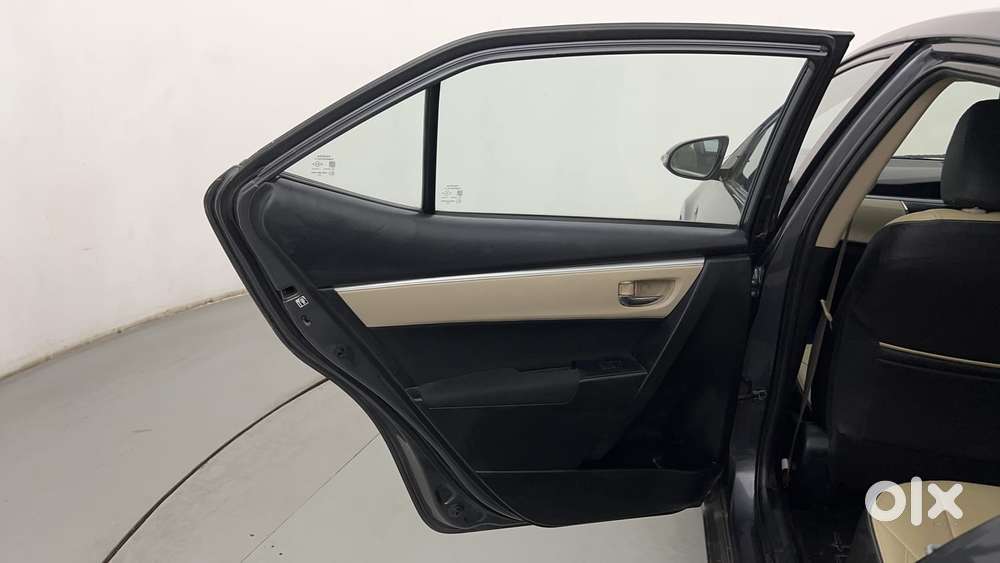 Toyota Corolla Altis 2013-2017 G At, 2015, Petrol