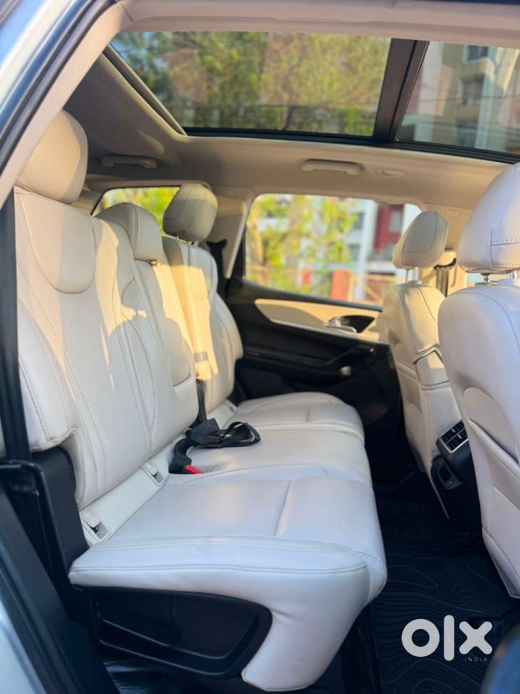 Mahindra Xuv700 2.2 Ax 7 Diesel At Luxury Pack Str, 2022, Diesel