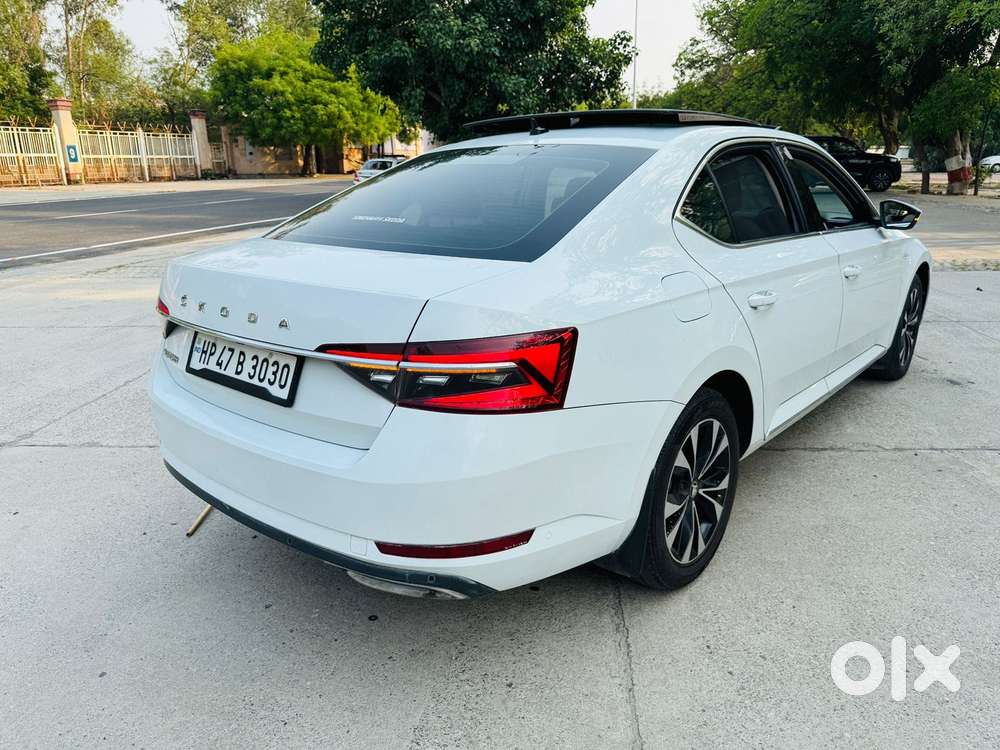 Skoda Superb 2.0 L&k Tsi At, 2022, Petrol