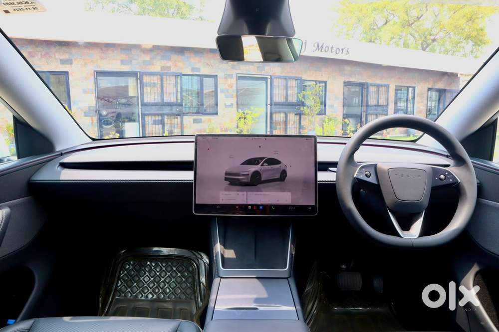 Tesla Model Y Rear-wheel Drive (rwd), 2025, Electric