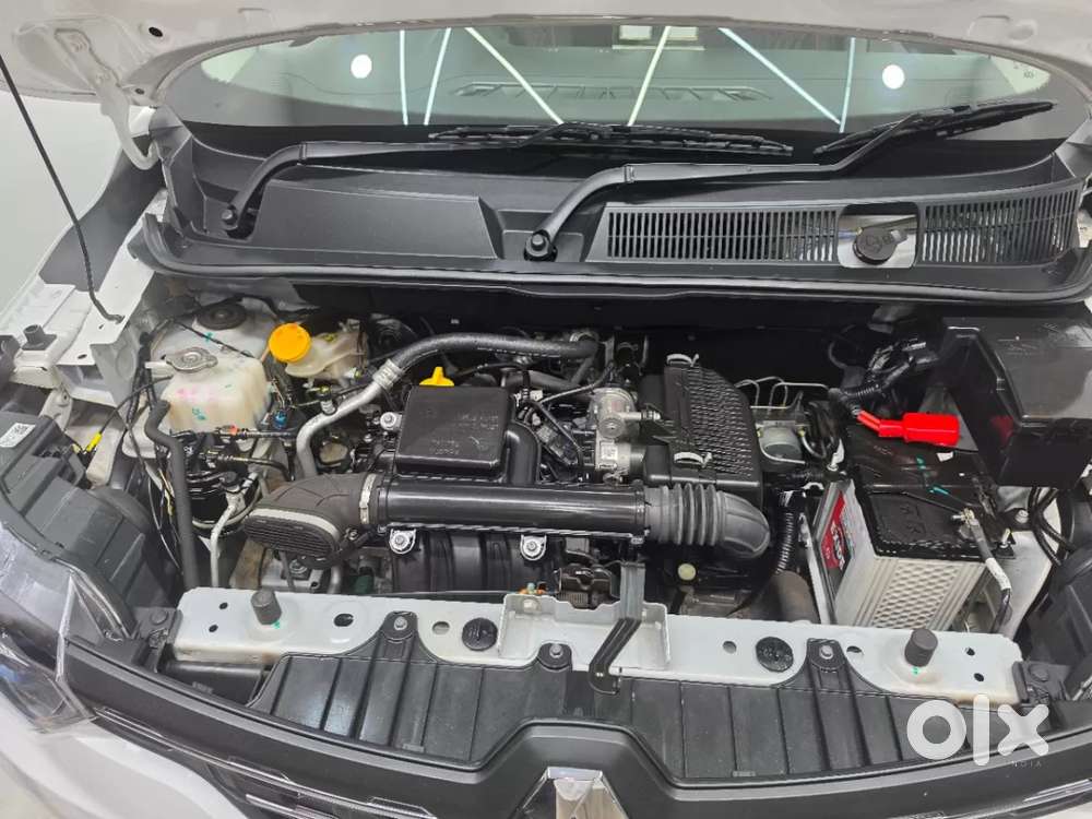 Renault Triber Rxz, 2023, Petrol