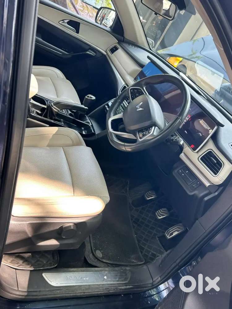 Mahindra Xuv700 2022 Diesel Well Maintained