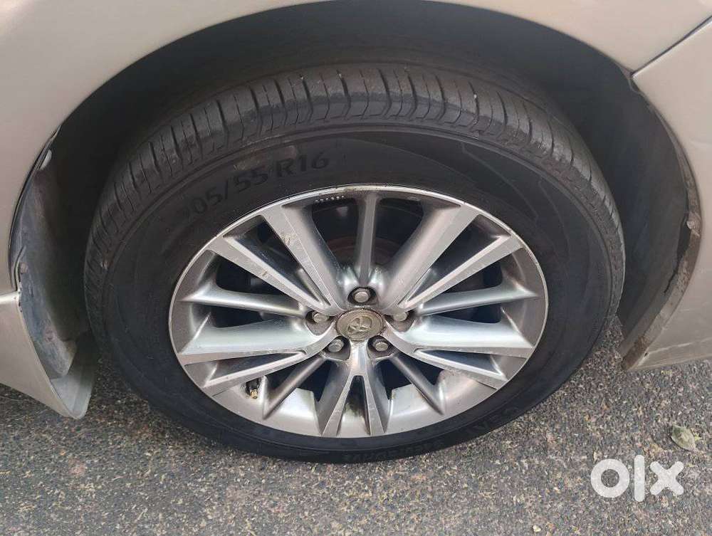 Toyota Corolla Altis 1.8 J, 2015, Petrol