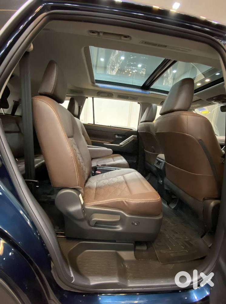 Toyota Innova Hycross 2.0 Zx Hybrid 7 Str, 2024, Petrol