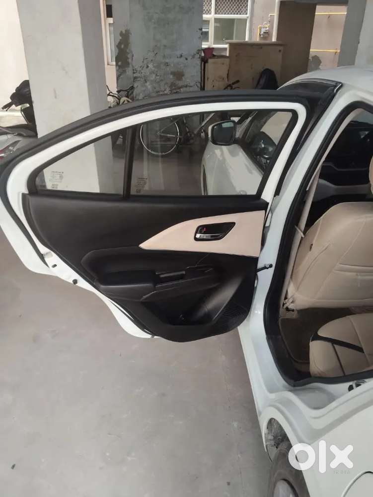 Maruti Suzuki Dzire Vxi 2025