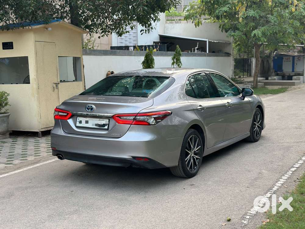 Toyota Camry Hybrid, 2022, Electric