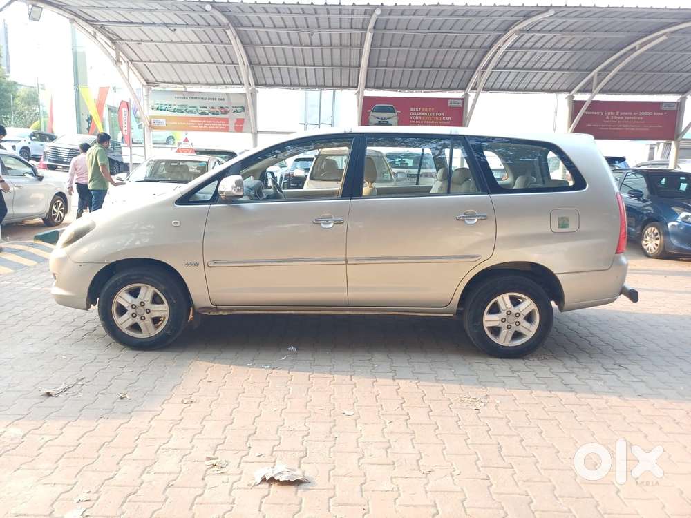 Toyota Innova Crysta 2.7 V, 2006, Petrol
