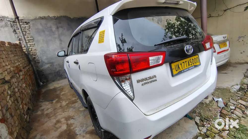 Toyota Innova Crysta 2.4 Mt 2024