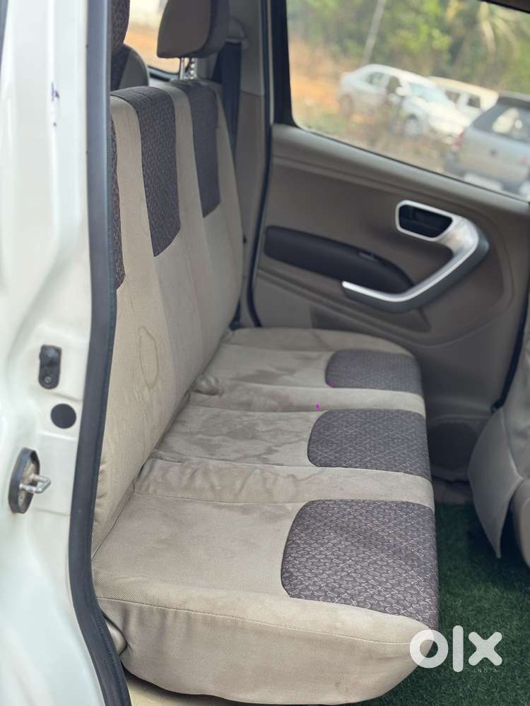 Mahindra Tuv 300 T8, 2016, Diesel
