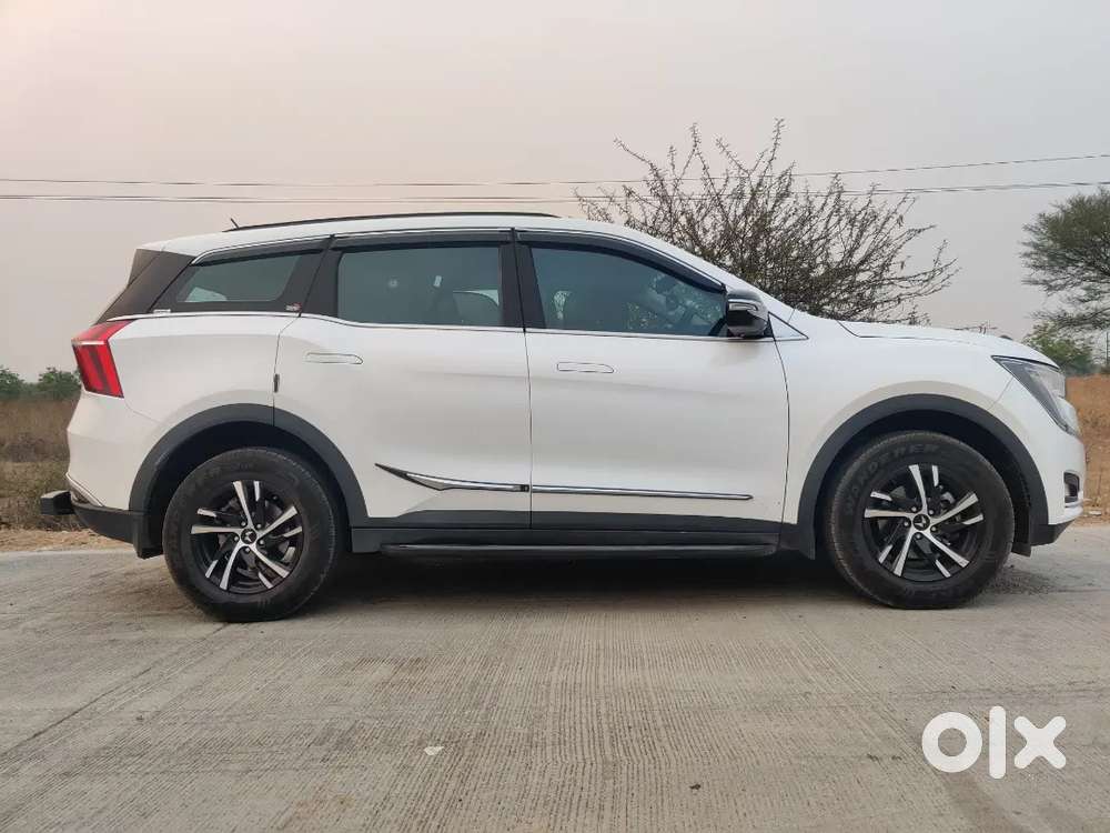 A Government Officers Xuv-700 On The Way To Sell