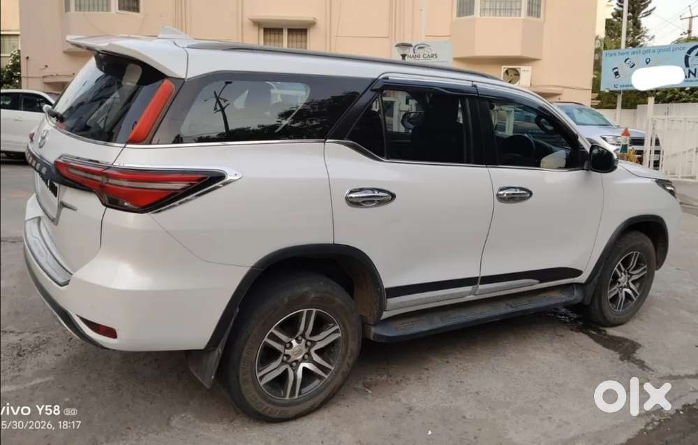 Toyota Fortuner, 2022, Petrol