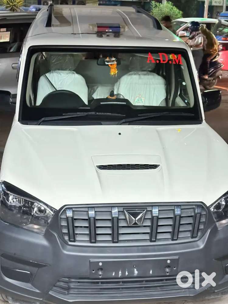 Mahindra Scorpio Classic 2025 Diesel 13500 Km Driven