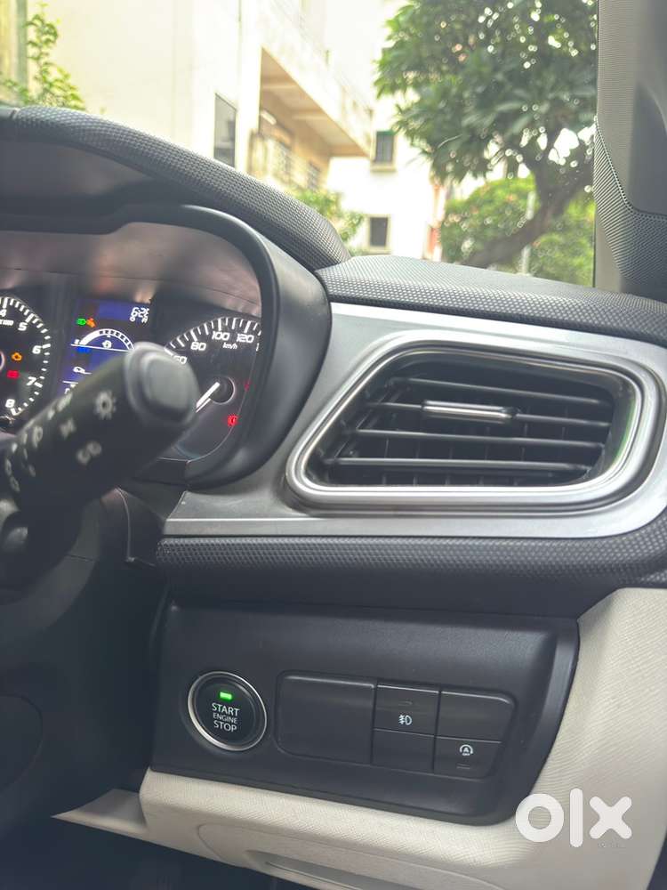 Tata Altroz Petrol 2023