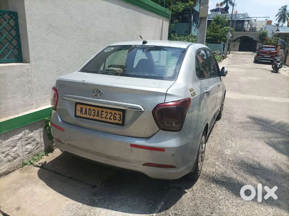 Hyundai Xcent 2017 Yellow Board