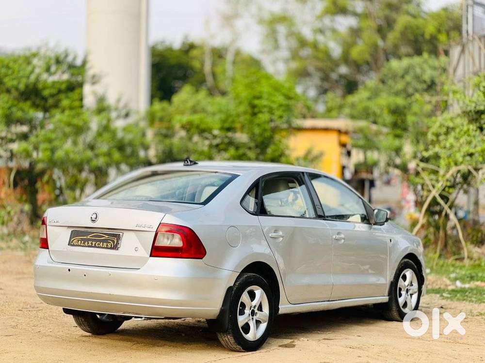 Skoda Rapid 1.6 Mpi Elegance, 2013, Petrol