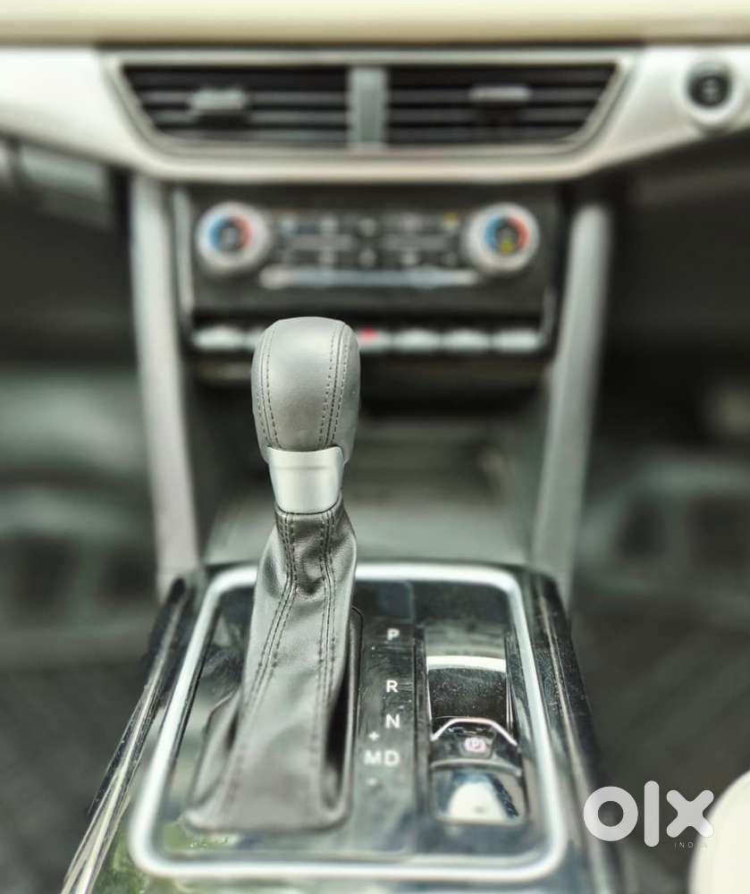 Mahindra Xuv700 2.0 Ax 7 Petrol At Luxury Pack Str, 2025, Petrol