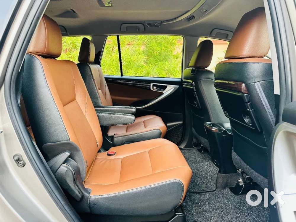 Toyota Innova Crysta 2.8 Zx At 7 Seater, 2017, Diesel