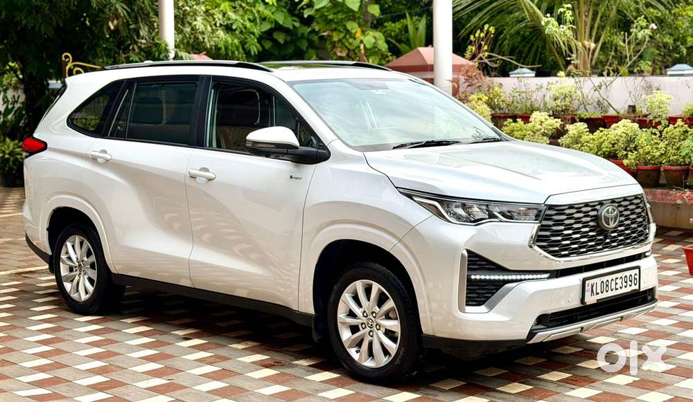 Toyota Innova Hycross 2.0 Vx (o) Hybrid 7 Str, 2025, Petrol