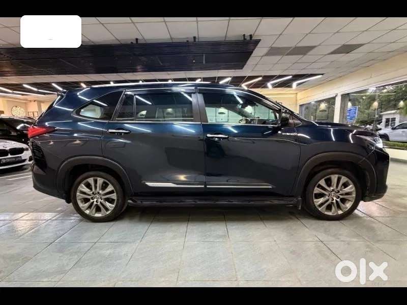 Toyota Innova Hycross 2.0 Zx (o) Hybrid 7 Str, 2024, Petrol