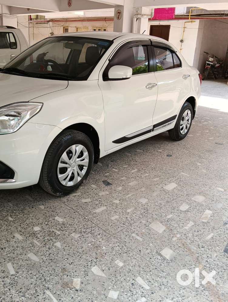 Maruti Suzuki Dzire 1.2 Vxi, 2023, Petrol