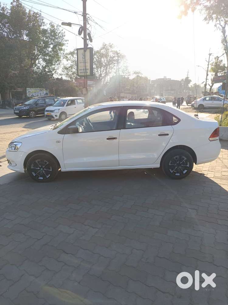 Volkswagen Vento Celeste 1.6 Highline, 2011, Petrol