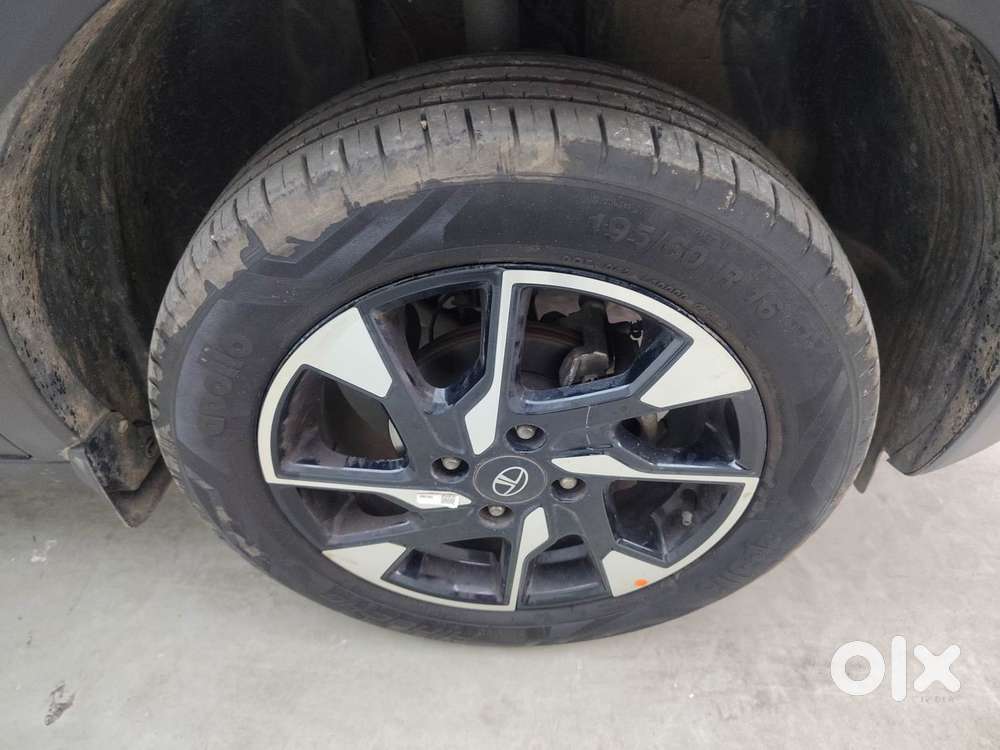 Tata Punch 1.2 Revotron Creative Amt Dual Tone, 2024, Petrol