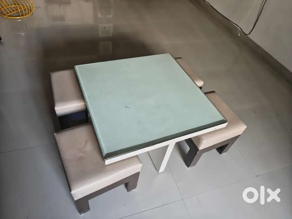 Centre Table Glass Top, with 4 Stool