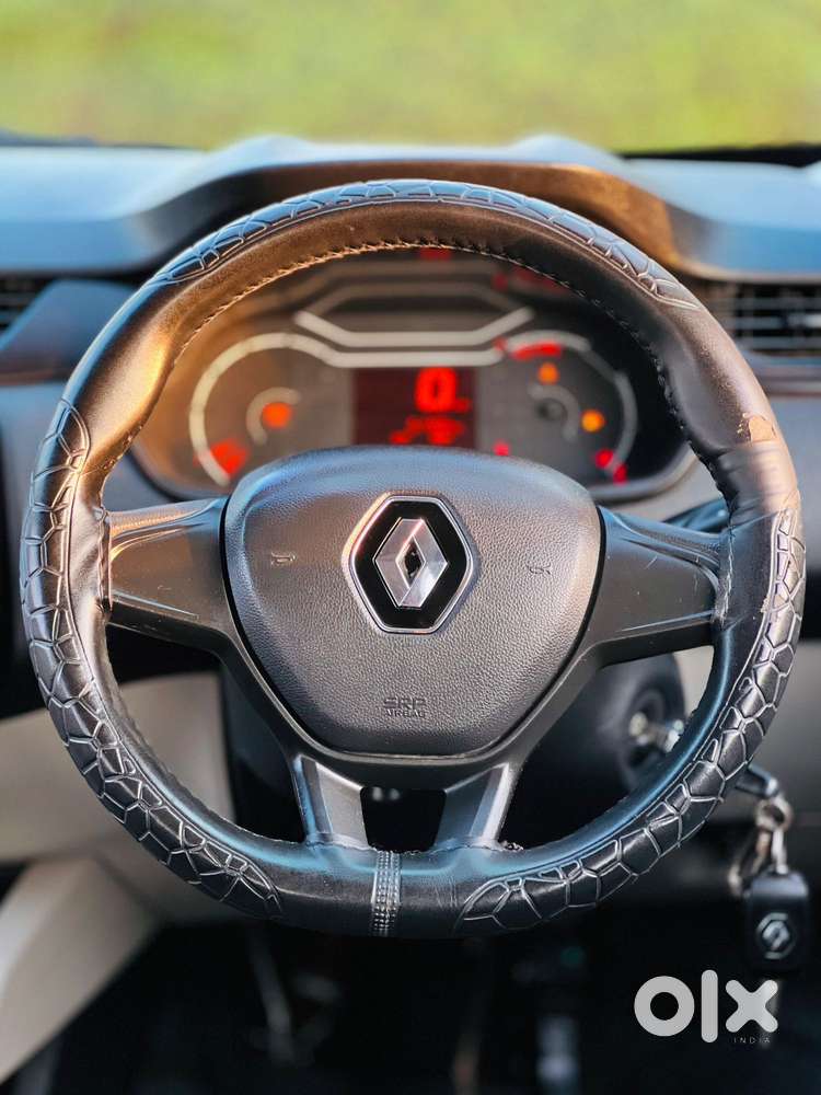 Renault Triber 1.0 Rxe, 2022, Petrol