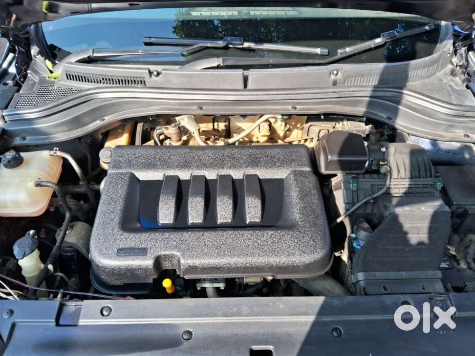 Mahindra Xuv700 2.2 Mx Diesel Mt 5 Str, 2022, Diesel