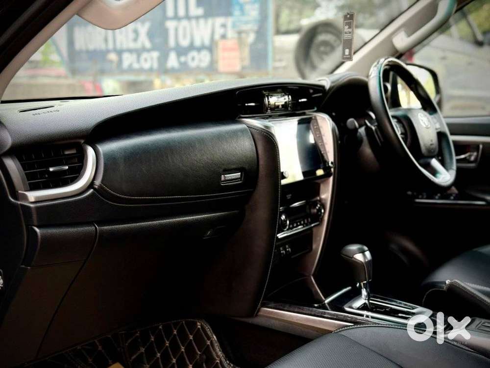 Toyota Fortuner 4x2 At 2.7 Petrol, 2021, Petrol