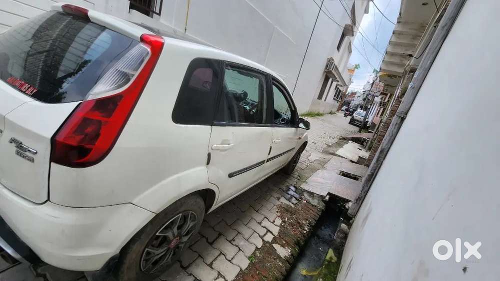 Ford Figo Lxi 2013