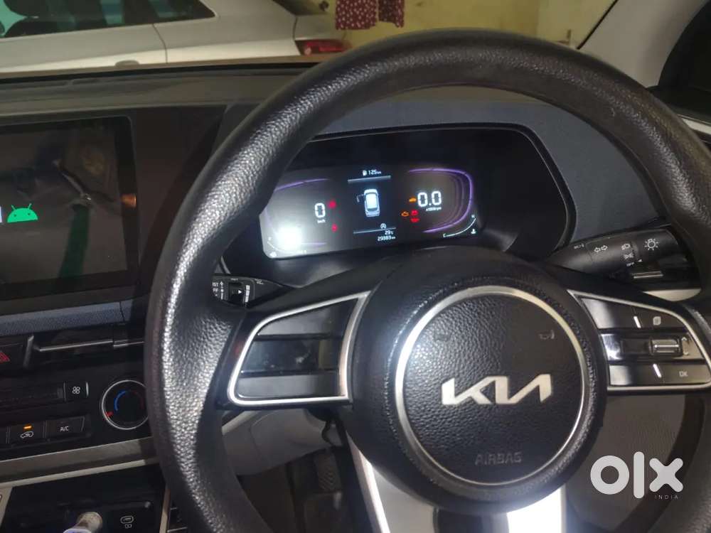 Kia Carens 2023 Petrol Well Maintained