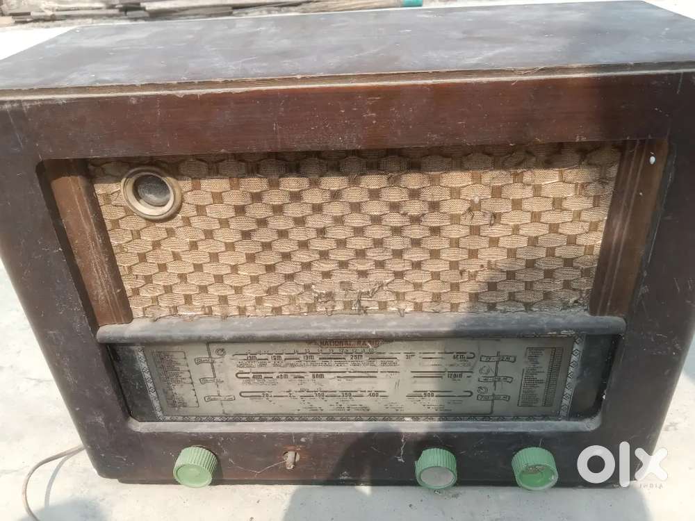Vintage radio made from England only 45000 ruoay