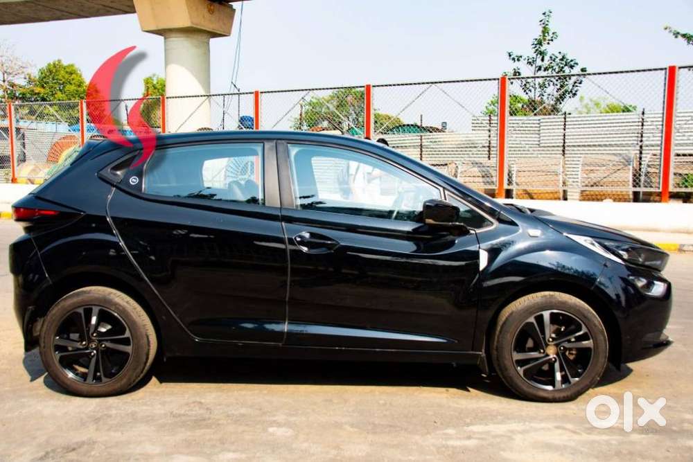 Tata Altroz 1.2 Xza Plus Dark Edition Dct, 2023, Petrol