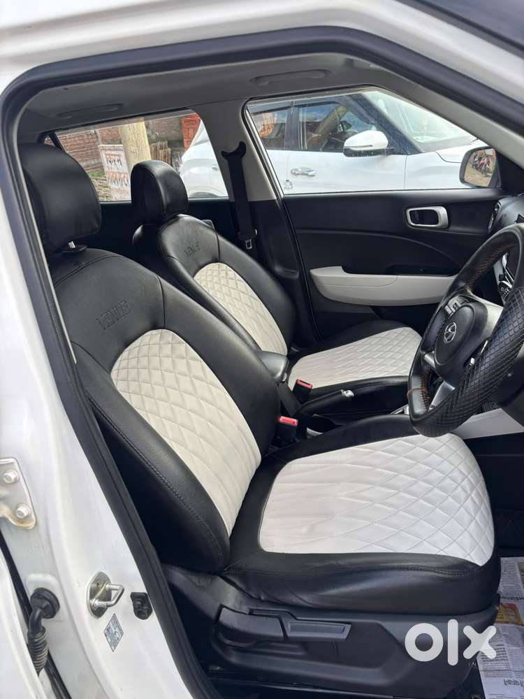 Hyundai Venue, 2023, Petrol