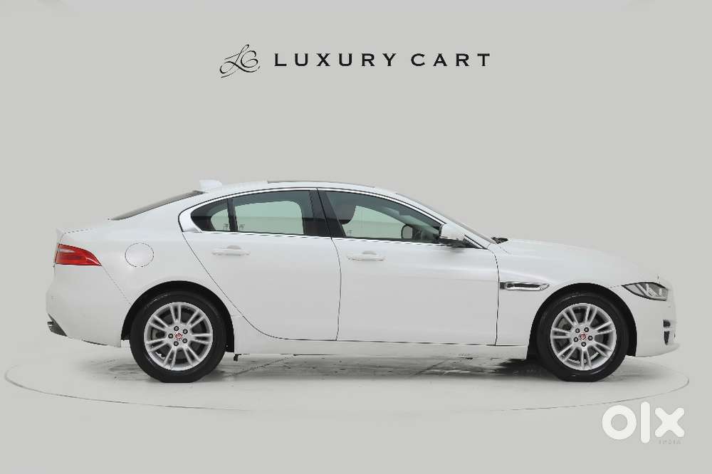 Jaguar Xe Portfolio, 2018, Petrol