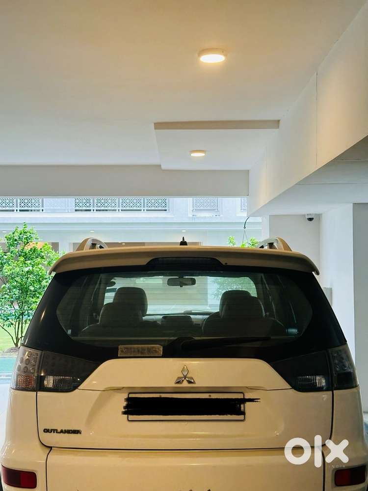 Mitsubishi Outlander Petrol 2012