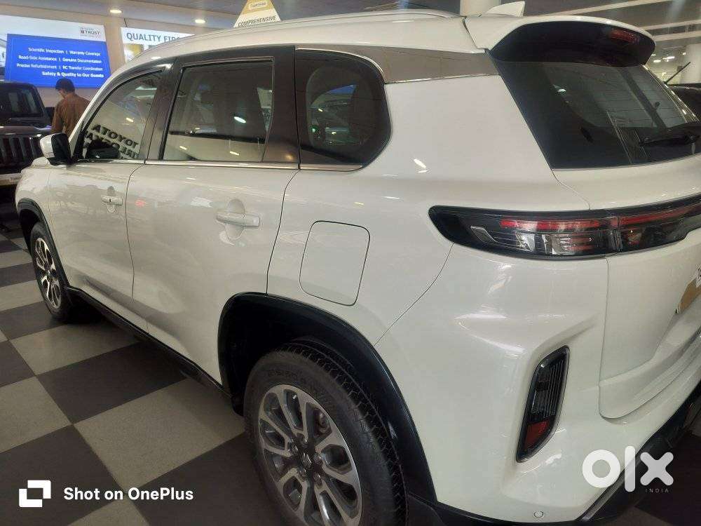 Maruti Suzuki Grand Vitara 1.5 Alpha Plus Intelligent Hybrid Ecvt, 2..