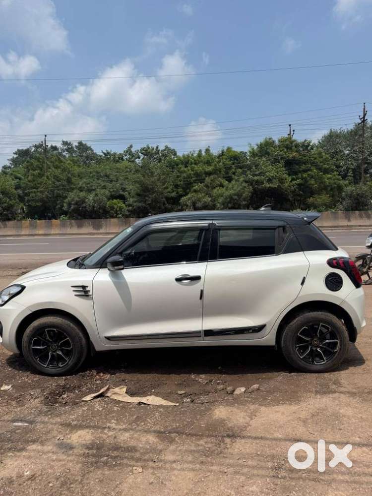 Maruti Suzuki Swift Vxi + Manual, 2022, Petrol
