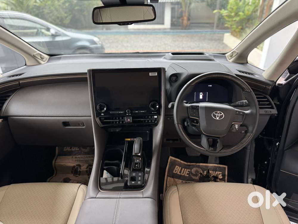 Toyota Vellfire Vip – Executive Lounge, 2026, Petrol