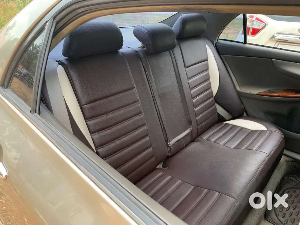 Toyota Corolla Altis 2010