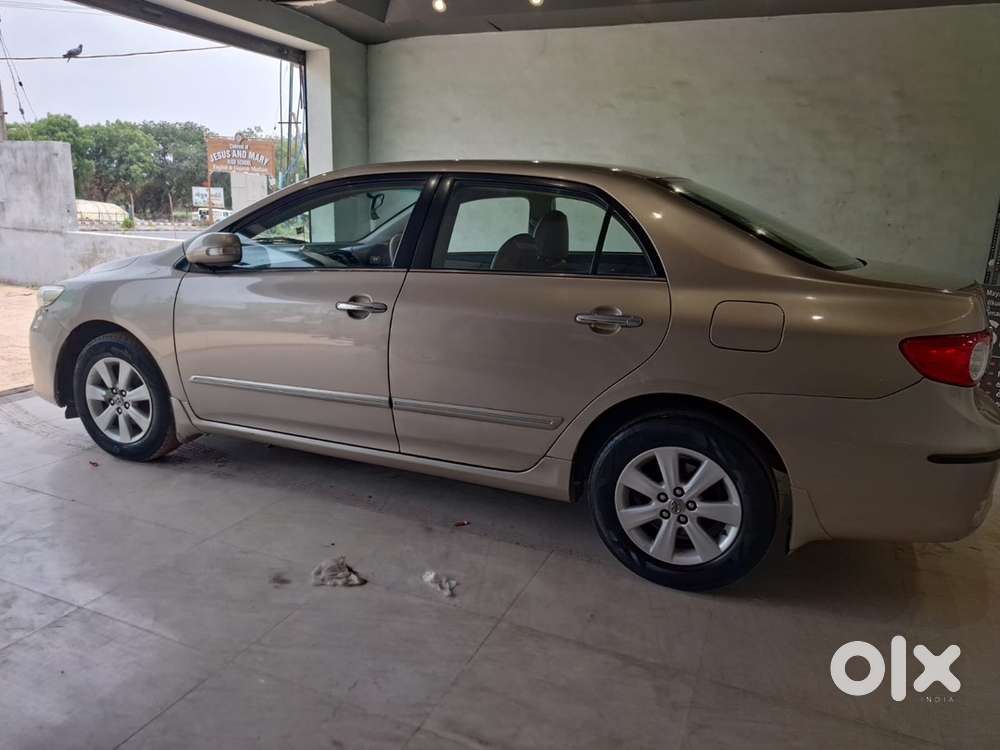 Toyota Corolla Altis 2011