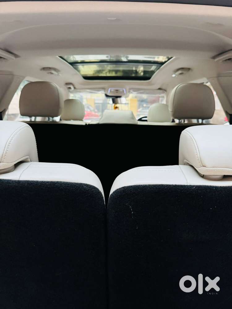 Mahindra Xuv700 2.0 Ax 7 Petrol Mt Str, 2023, Petrol