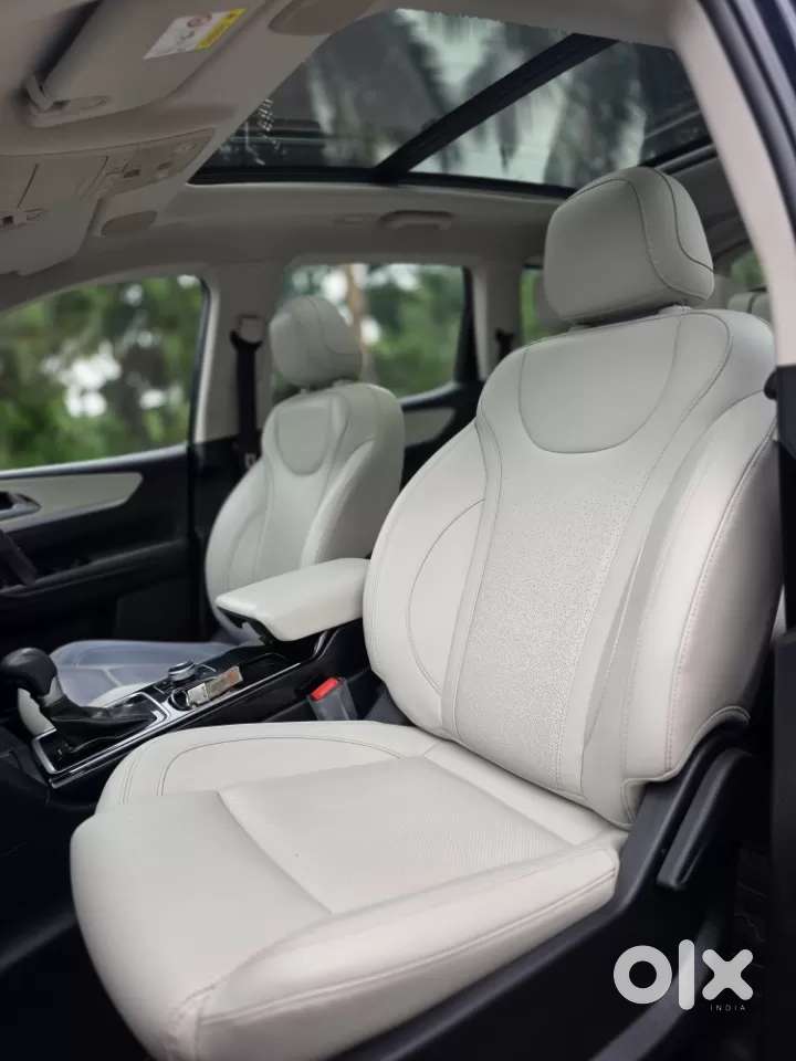 Mahindra Xuv700 2.2 Ax 7 Diesel At Luxury Pack Str, 2023, Diesel