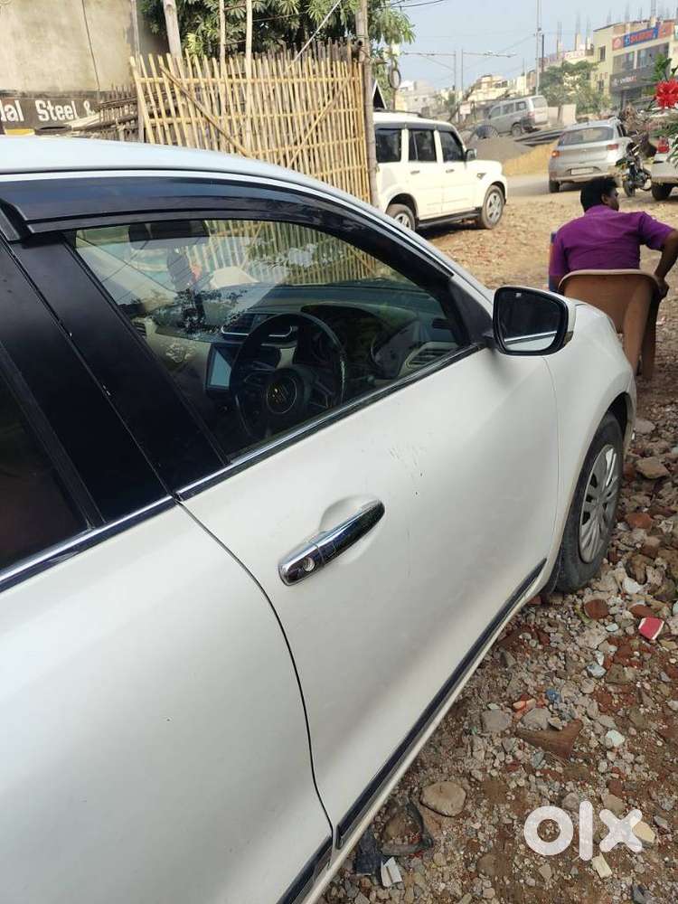 Maruti Suzuki Dzire 1.2 Vxi Cng, 2023, Cng & Hybrids